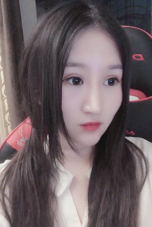 梦泪直播不小心暴露了梦嫂的QQ号,看到梦嫂的QQ等级,粉丝愣住了