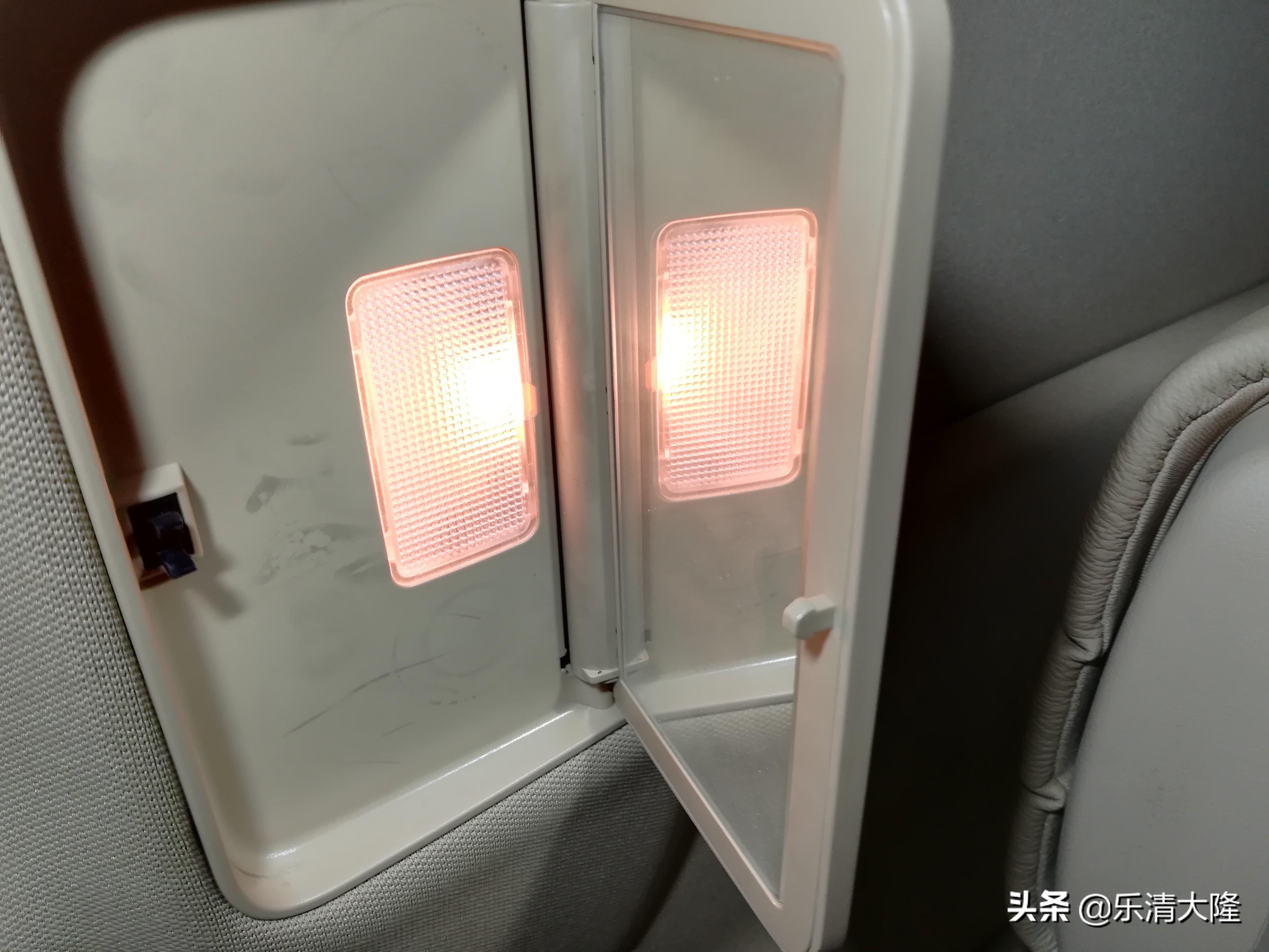 奔驰s350门边镀铬条,奔驰s350座椅清洗翻新