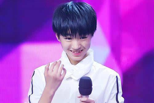 “*牙虎**这么多余,可以拔了吗?”看看明星你就知道答案了