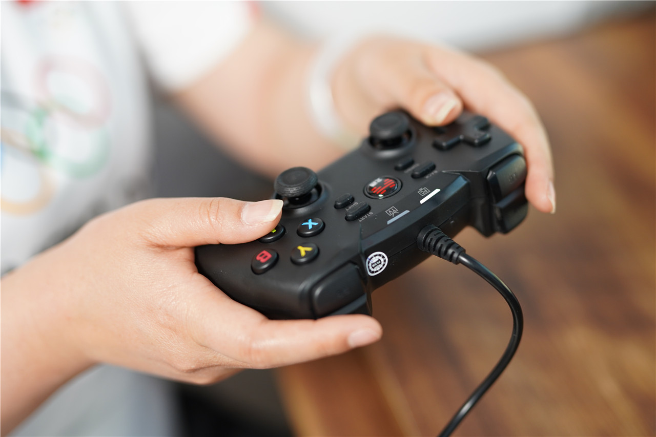 北通蝙蝠4手柄可以调连发频率,北通手柄阿修罗2和蝙蝠4怎么选