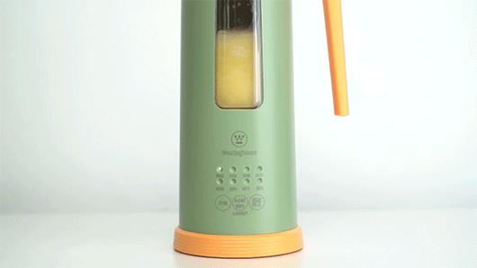 会生活的人，家里都会有这样一个多功能的豆浆果汁搅拌机