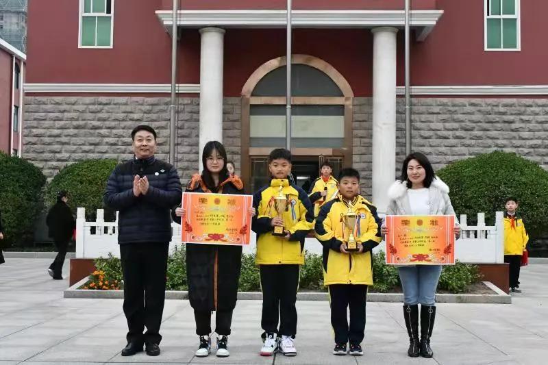 商丘市工学院附属兴华学校六年级,商丘兴华学校2024毕业班优秀学生