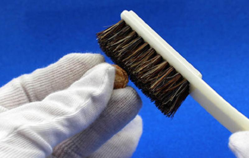 橄榄核雕如何分辨机雕和手修,橄榄核雕有黄斑怎么处理