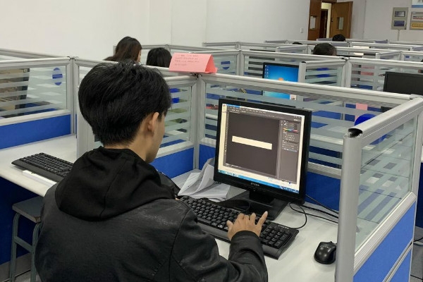 公司一般看第一学历还是第二学历,企业更看重第一学历还是最高学历