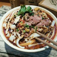 我只吃小面!打卡了这家手工粉后我真香了