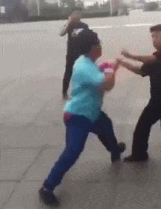 搞笑偷井盖的贼,偷井盖的搞笑图片