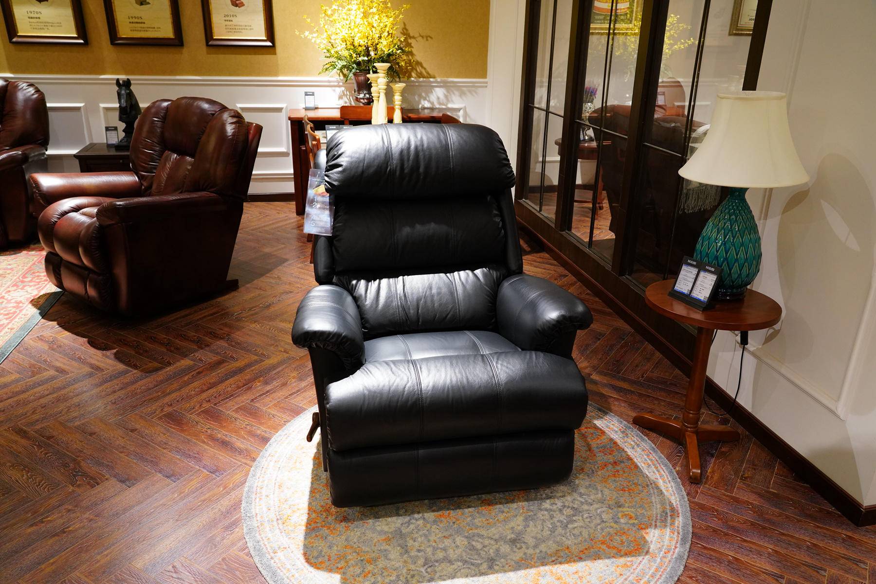 乐至宝沙发和芝华仕哪个档次高,乐至宝和芝华仕一万多沙发哪个好