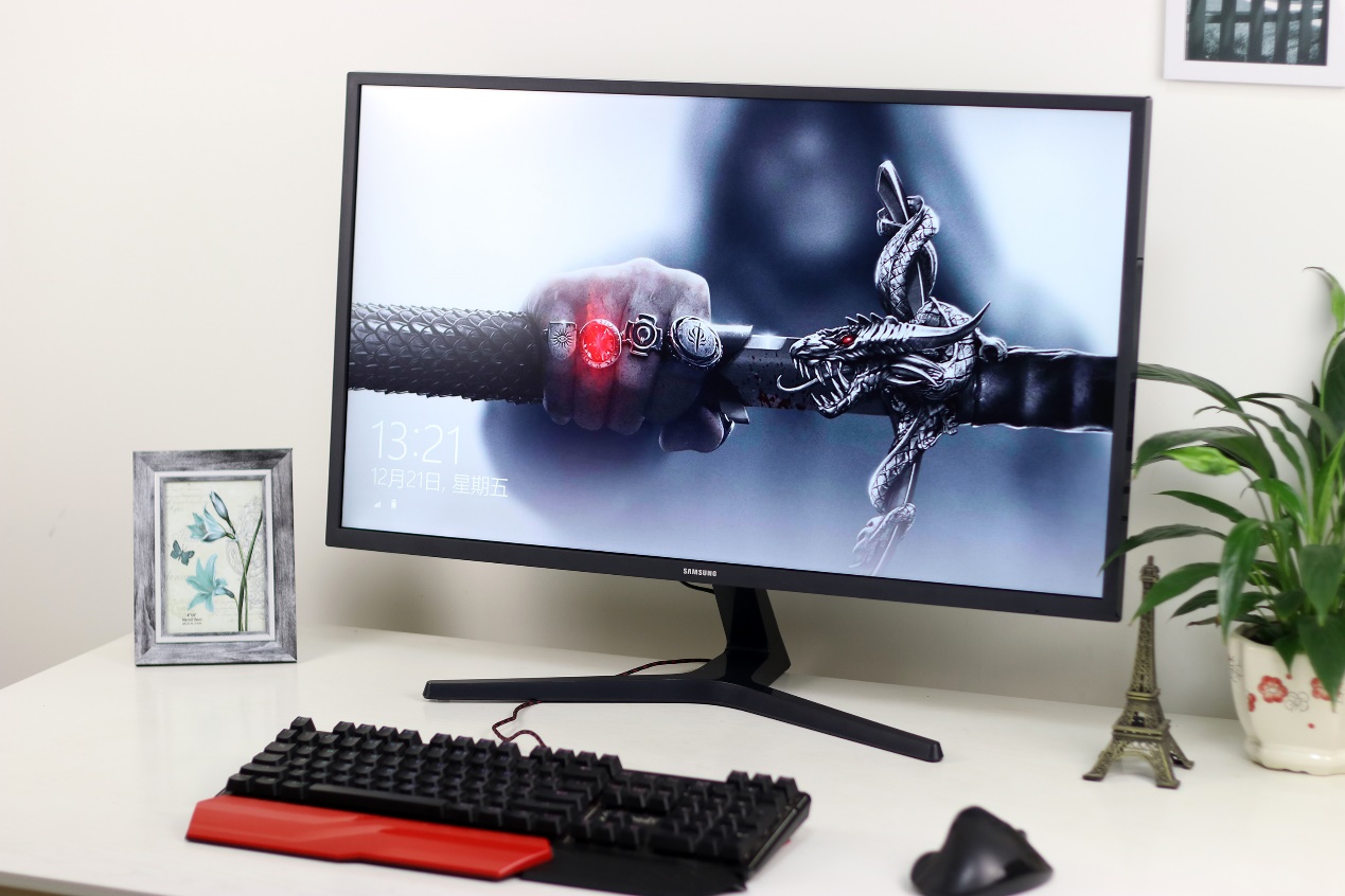 三星显示器玄龙骑士4k144hz,三星32英寸4k显示器s32a700nwc