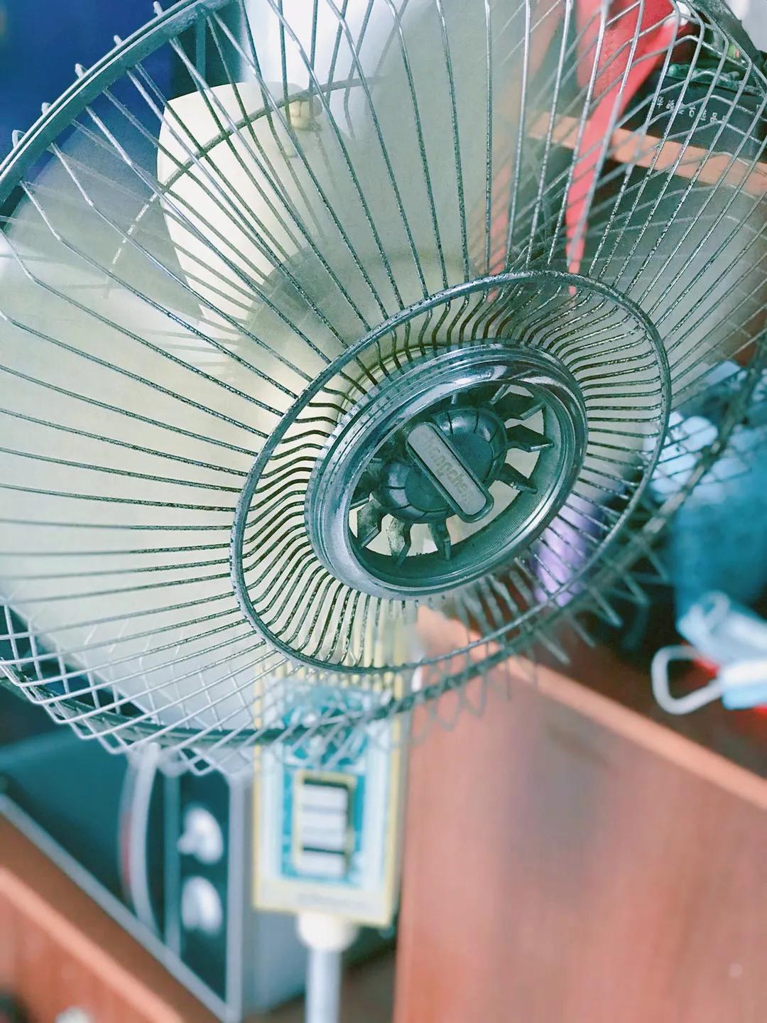 八几年买的长城电风扇,长城40厘米台式电风扇