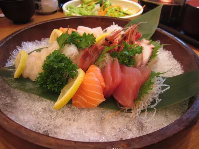 日本人为何爱吃刺身,日本人为什么爱吃鱼