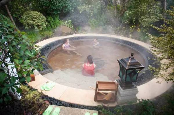 为什么泡完温泉会头晕想吐,泡完温泉头晕是怎么回事