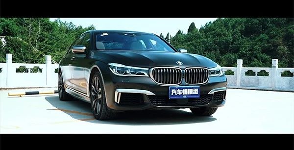 试驾宝马汽车视频,宝马最豪华敞篷车试驾