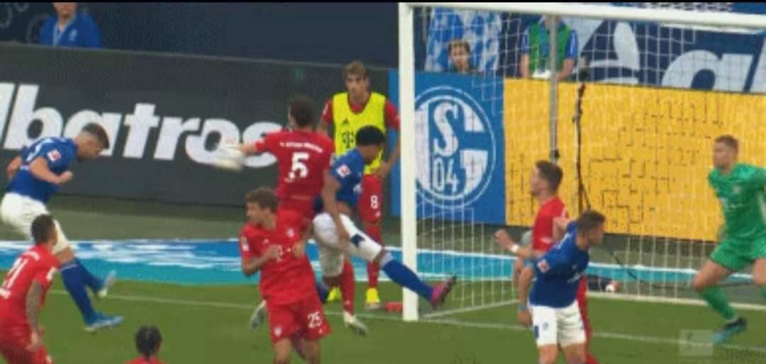 视频裁判不介入主裁判可以看var吗,var控制主裁判的视频