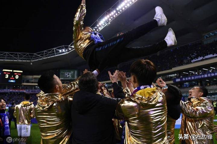 崔康熙2019足球之夜,崔康熙最佳消息鲁能