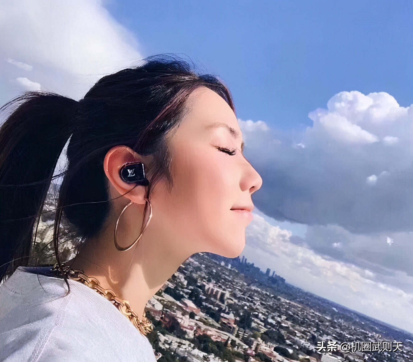 英菲克耳机触摸控制,英菲克蓝牙耳机触控点在什么地方