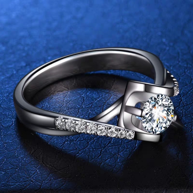 铂金钻戒和白金钻戒哪个好,铂金钻戒和白金钻戒哪个贵