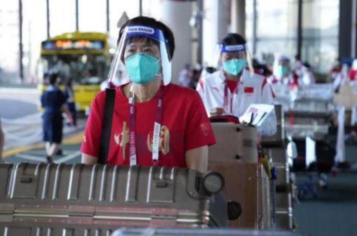 球迷为中国女排加油,中国球迷现场为女排加油完整版