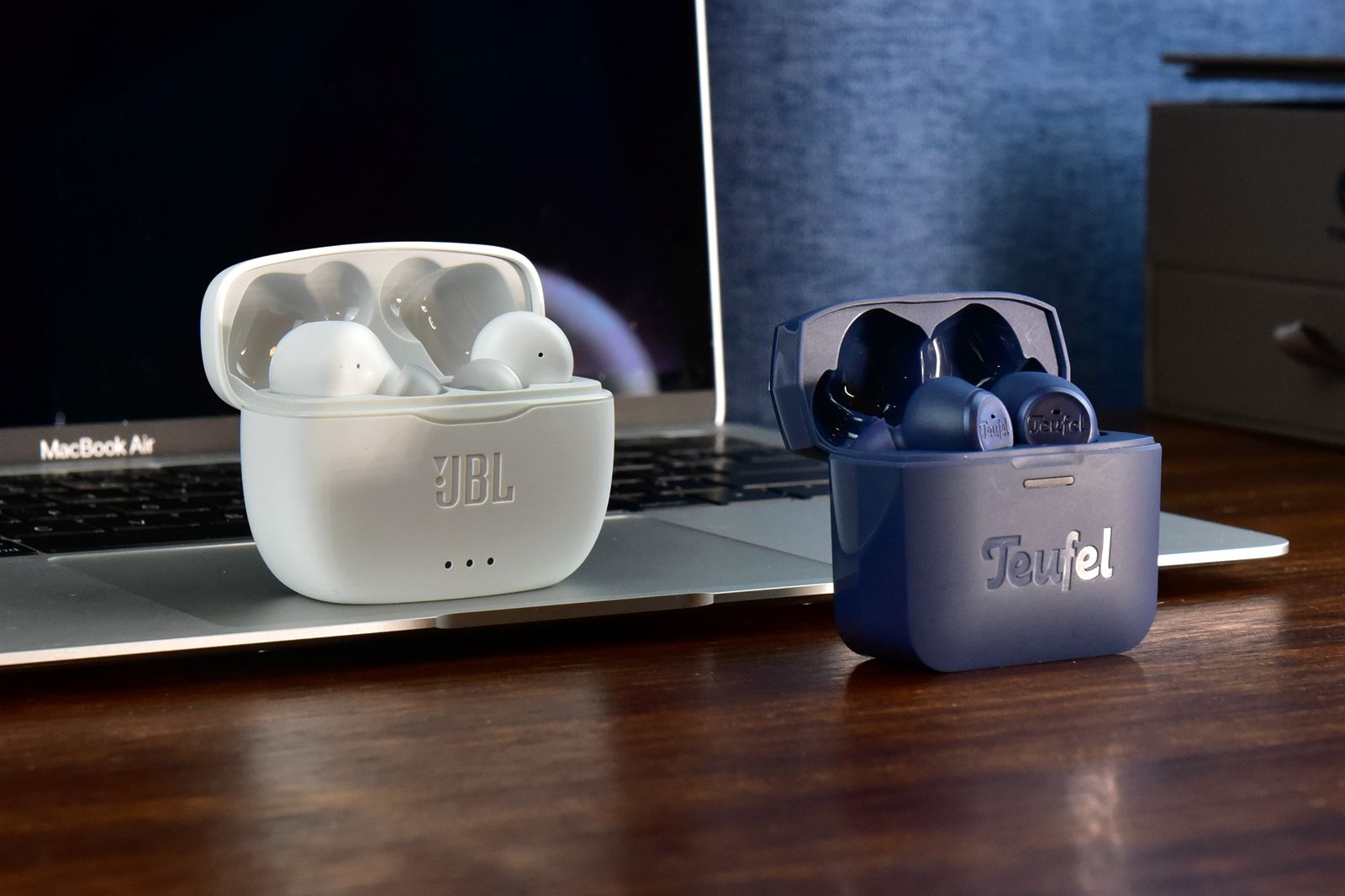 jbl头戴式耳机值不值得买,1000元左右jbl耳机