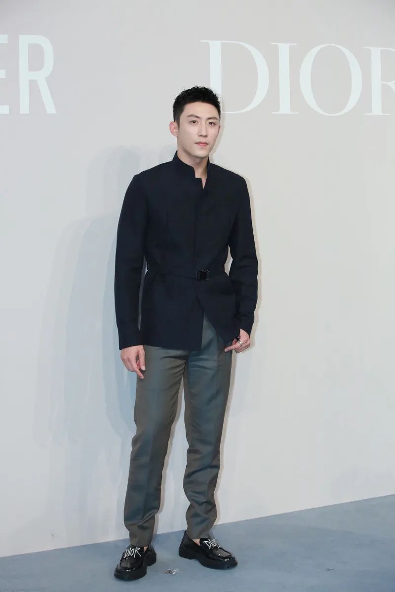 迪奥西装黄景瑜,迪奥代言人黄景瑜照片