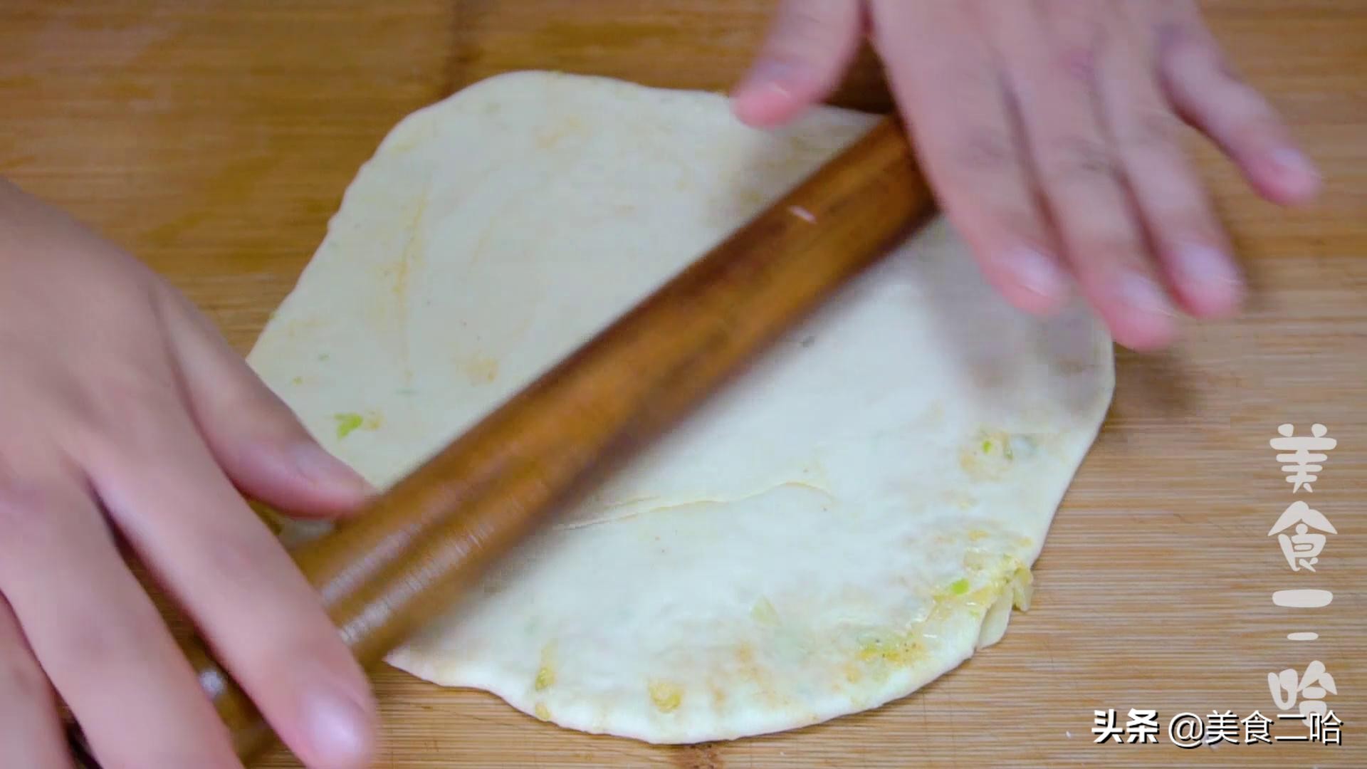 千层葱花饼怎么做酥脆松软有层次,千层葱花饼怎么做可以放冰箱保存