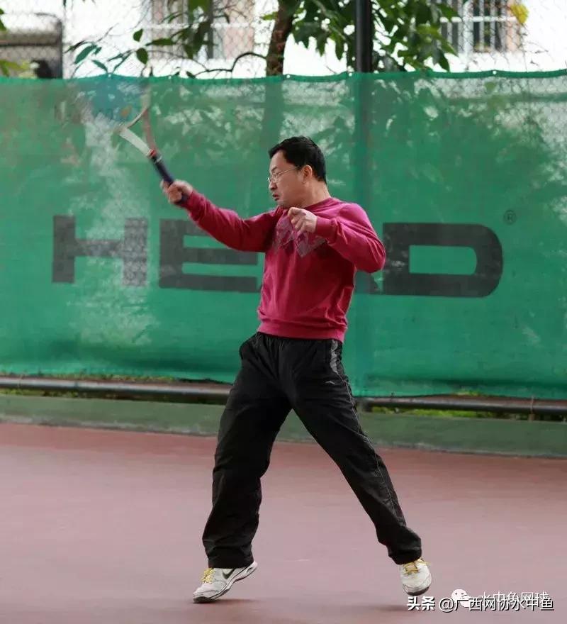 网球新手入门如何自己练习,网球初学者的训练方法与技术