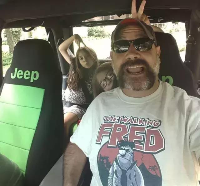 老爸爆改女儿的灵魂涂鸦,登上TED,创造出最有爱的艺术合作!