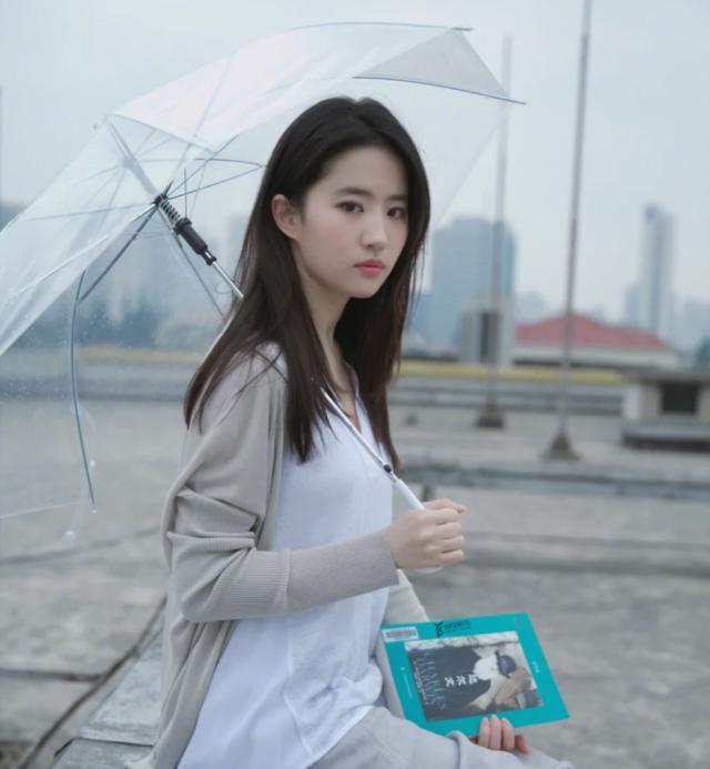 哪种眼型的女生最有福气,哪种眼型女生显得最年轻