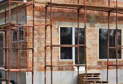 期房烂尾房贷归谁还,房子烂尾如何申请停房贷