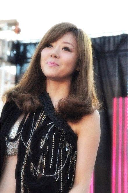 超女安又琪最新消息,超女冠军安又琪为什么混得这么惨