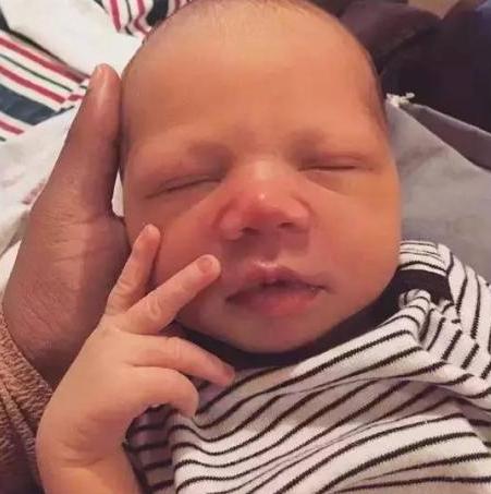 哺乳期喝酒后喂奶会怎样,酒后喂奶宝宝会醉吗