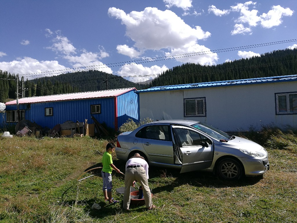 *疆新**蒙古包旅店老板,看他一天的收入多少,一个月就抵我一年工资