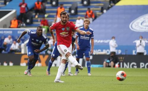 24岁迎来顶级联赛首秀,24岁踢职业足球晚么