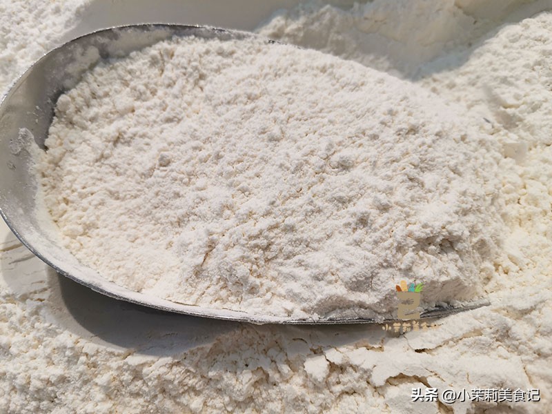 饸饹面500克的面粉放几克碱做面条,和面做面条时盐和碱最佳比例