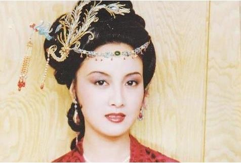 有皱纹依旧很美的女明星,皮肤松弛长皱纹的女明星