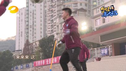 一支足球队有多少人,一支超强的球队需要具备什么