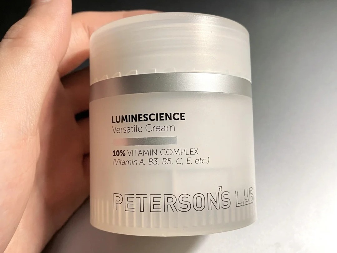 女孩买护肤品选哪几样,女人买护肤品买什么品牌