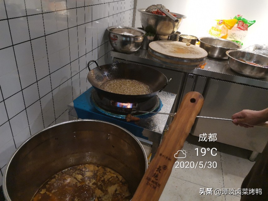 熟食店适合用哪种灶具,开卤菜店怎么选位置