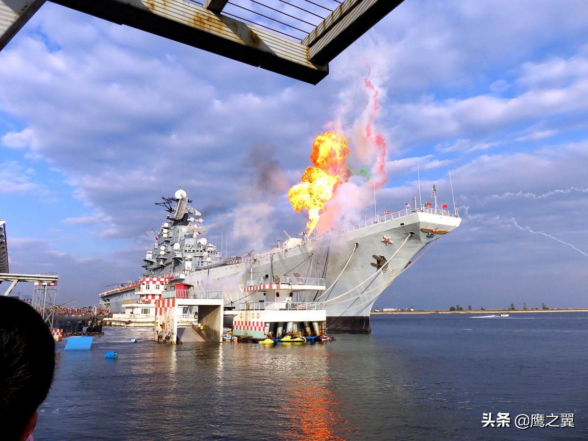 天津航母主题公园有几个航母,天津航母主题乐园在外面能看到吗