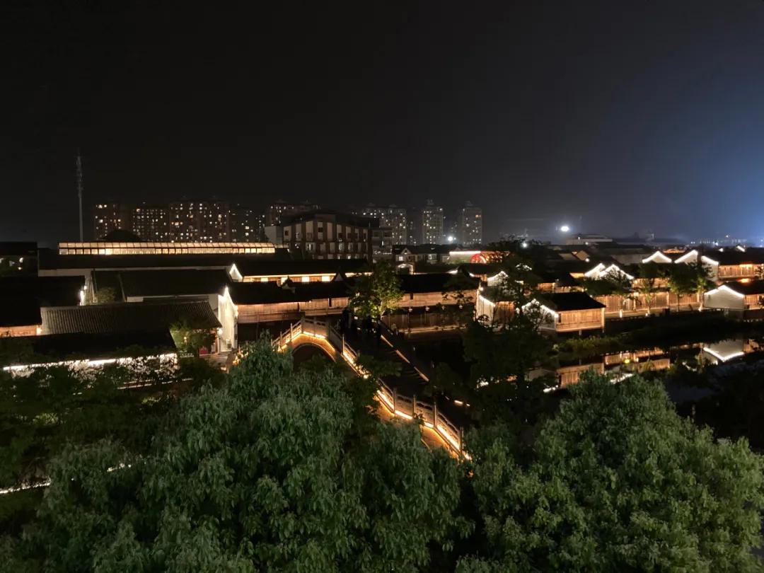 新款iphonese到底适不适合买,iphonese现在值得入手吗