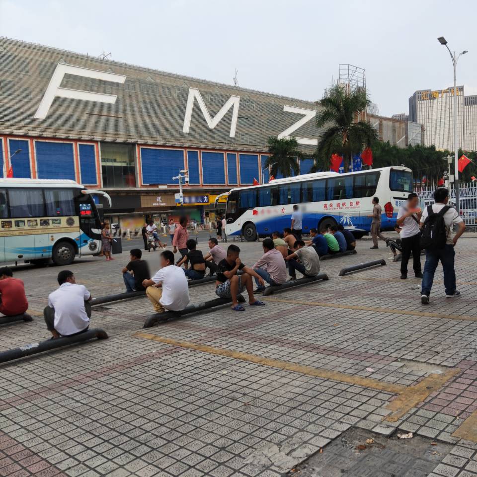 深圳三和人才市场现场,今天的深圳三和人才市场