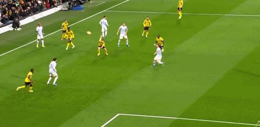 梅西难掩颓势c罗尽显球王风范,梅西难掩颓势c罗尽显球王本色