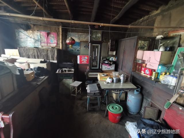 锦州96岁老人独居荒村,靠发电机生活,至今耳不聋,眼不花