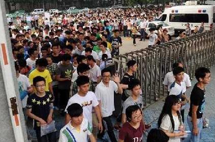 张国荣去世后梅艳芳反应,梅艳芳去世张国荣表现