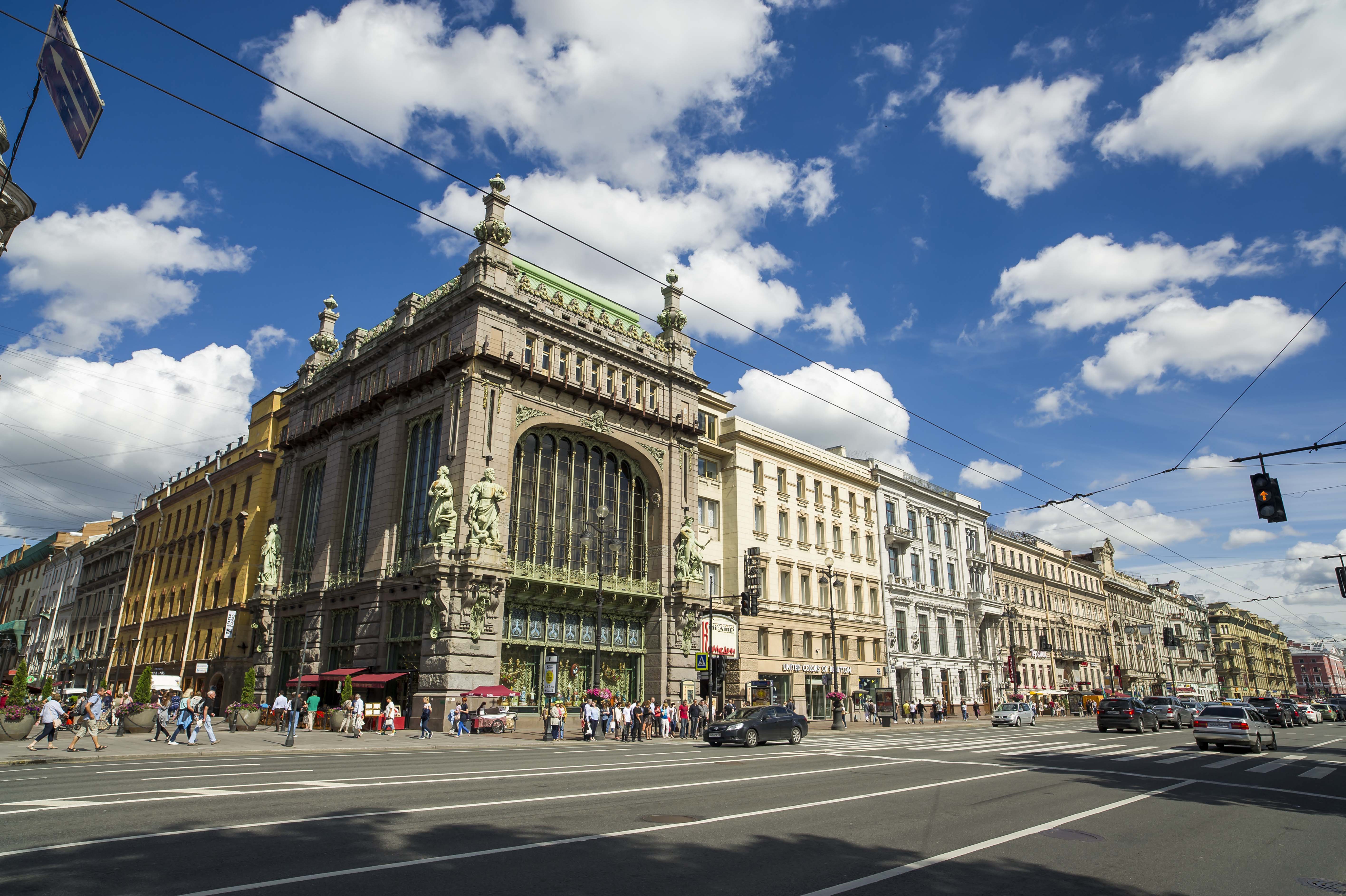 圣彼得堡景色迷人,圣彼得堡夏天的风景