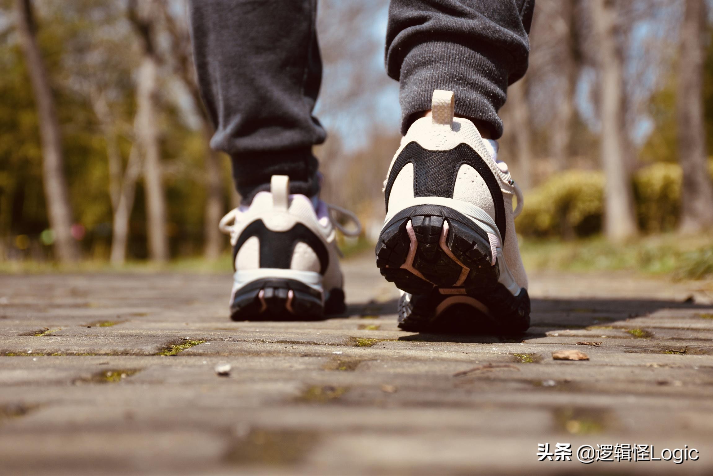 用双脚丈量天地,用脚丈量世界徒步行走