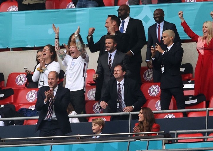 凯特带娃,凯特带娃出街