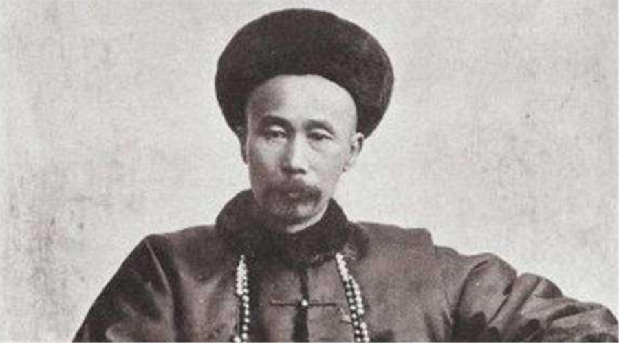 府衙祷告不要惹李家，他仍怒斩恶霸，李鸿章事后夸赞：杀得好