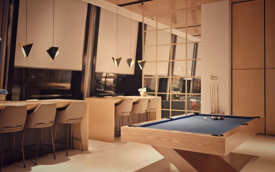 在机场睡觉24小时,在机场等待的6个小时