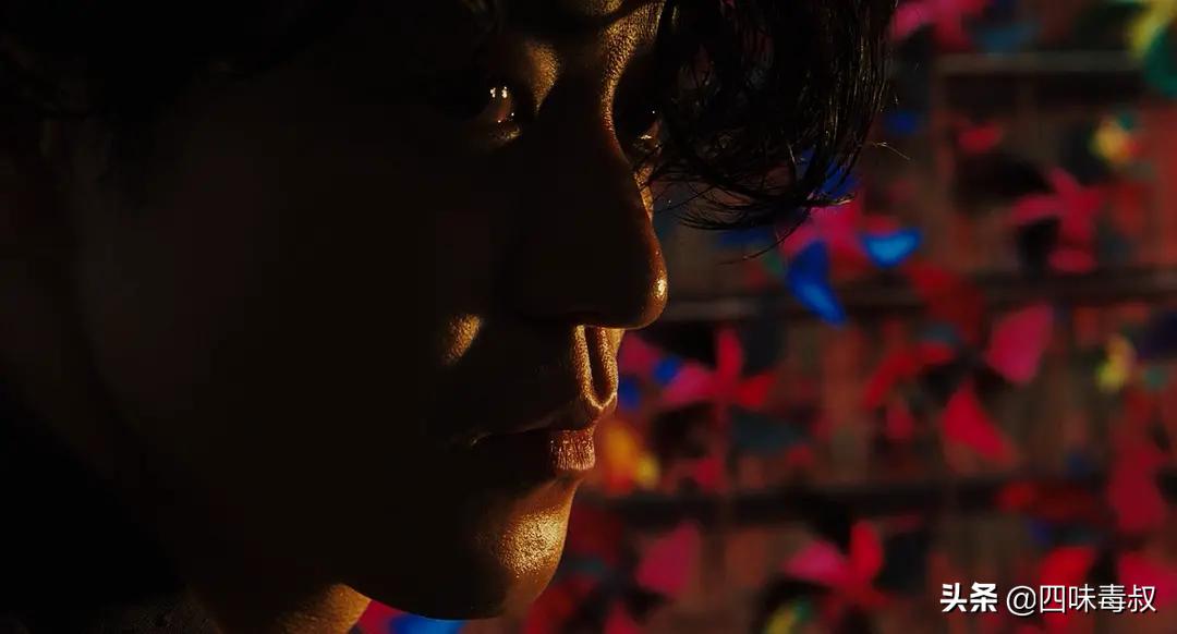 太宰治撩起头发的样子,太宰治年轻时的照片