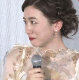 肖战与孟美岐不和？还是表情管理没到位！